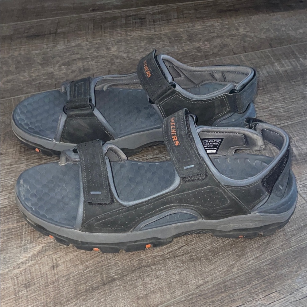 Skechers Men's Gray and Black Sandals